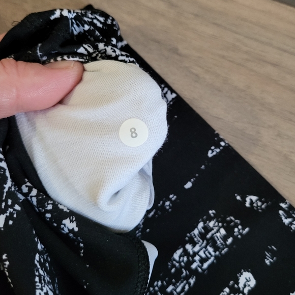 SOLD Lululemon Wunder Under High Rise - Picture 8 of 10